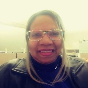 Meet your Posher, Angela